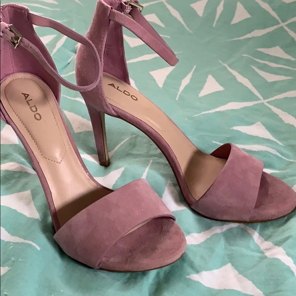 Mauve Heels